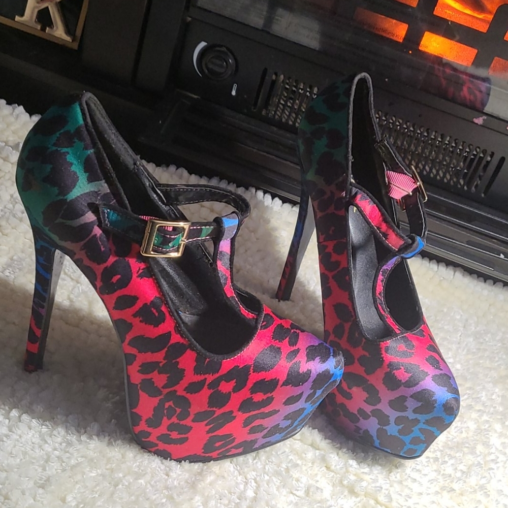 Shoes - Picture 4 of 4